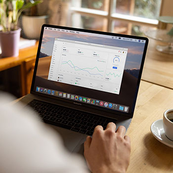 秋日天空漫画,秋日晴空下的奇幻漫画之旅